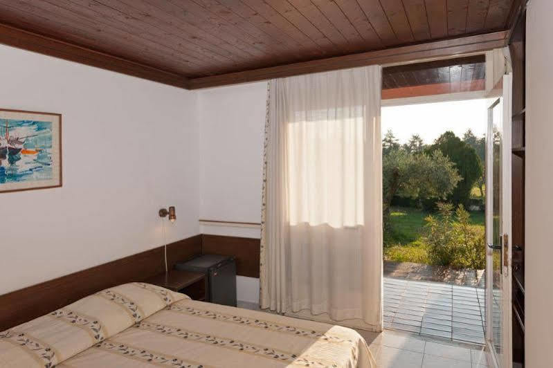 Maistra Select Koversada Naturist Apartments Vrsar Ngoại thất bức ảnh
