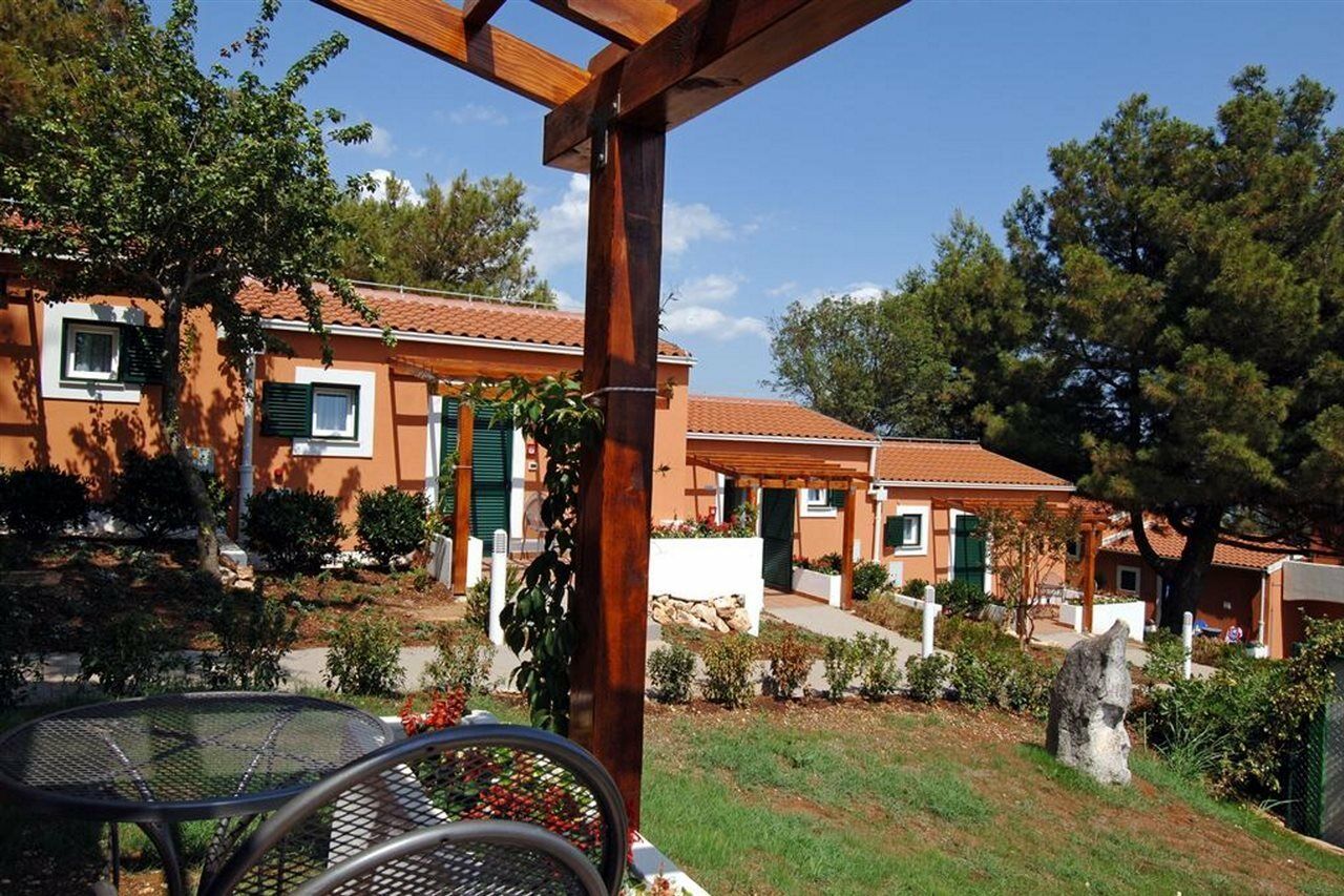 Maistra Select Koversada Naturist Apartments Vrsar Ngoại thất bức ảnh