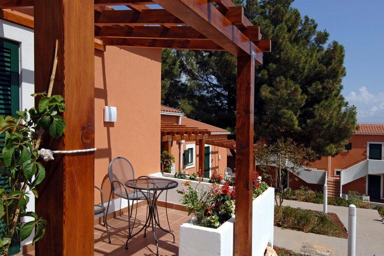 Maistra Select Koversada Naturist Apartments Vrsar Ngoại thất bức ảnh